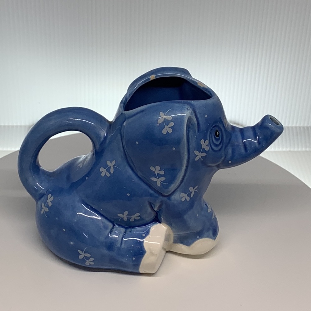 Vintage Elephant Cream Pitcher - Picture 4 of 6